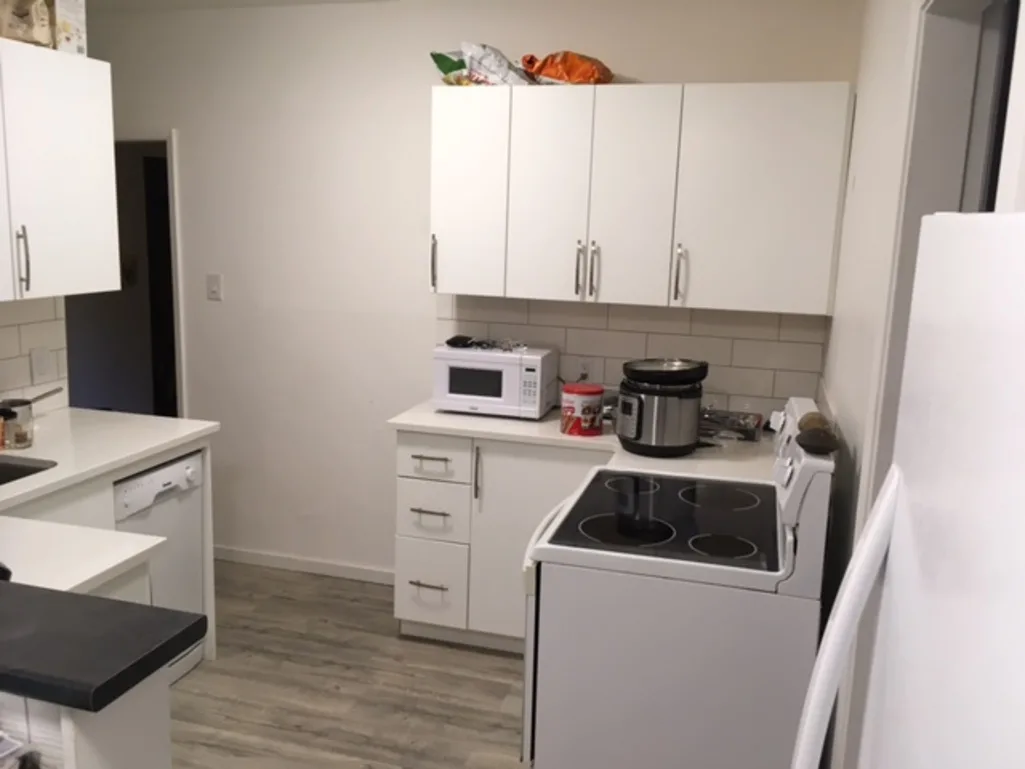 Quaint 1934  English cottage.  Furnished.   Pet friendly — photo 3